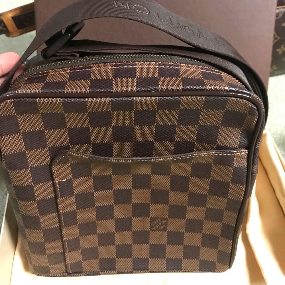 ❗️SOLD❗️Authentic Louis vuitton Olav Pm
